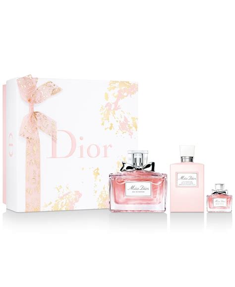 Mother's Day 2024: Give Her a Dior Gift 